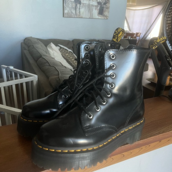 Dr. Martens Shoes - Dr Martens